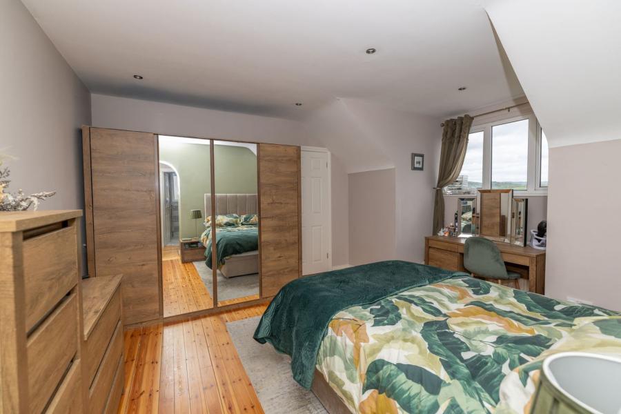 13 Cloughmore View