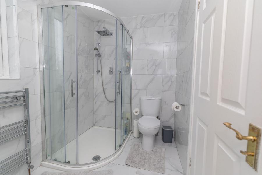 13 Cloughmore View
