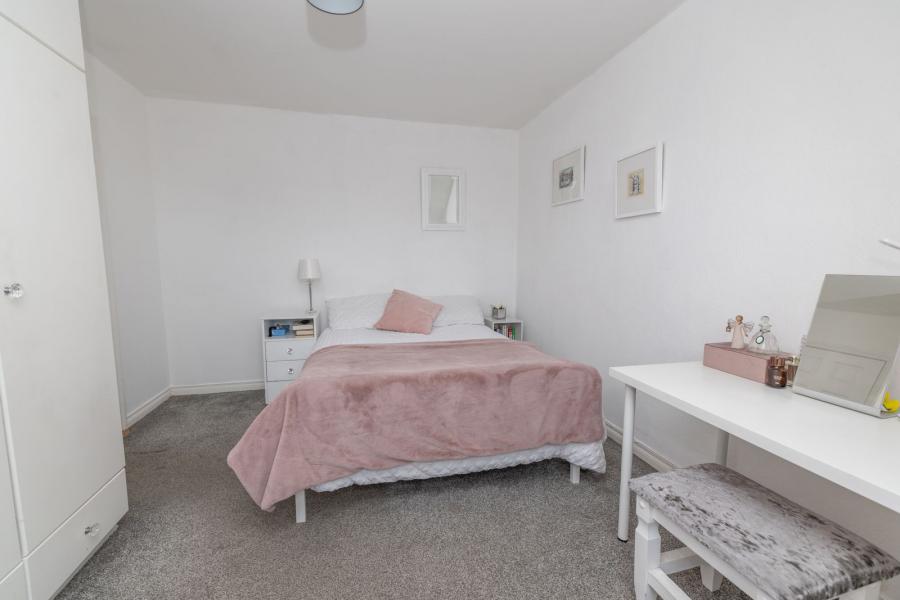 13 Cloughmore View