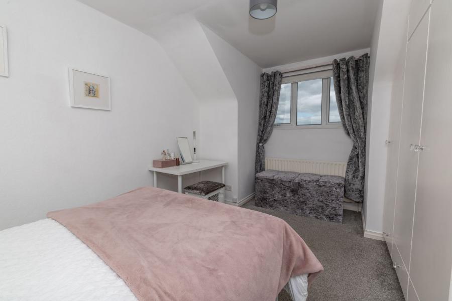 13 Cloughmore View