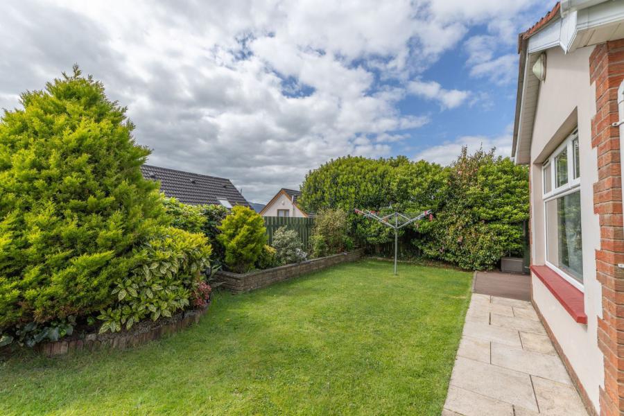 13 Cloughmore View