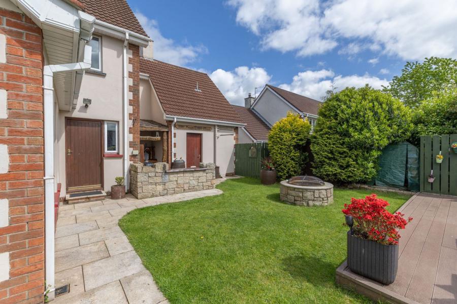 13 Cloughmore View