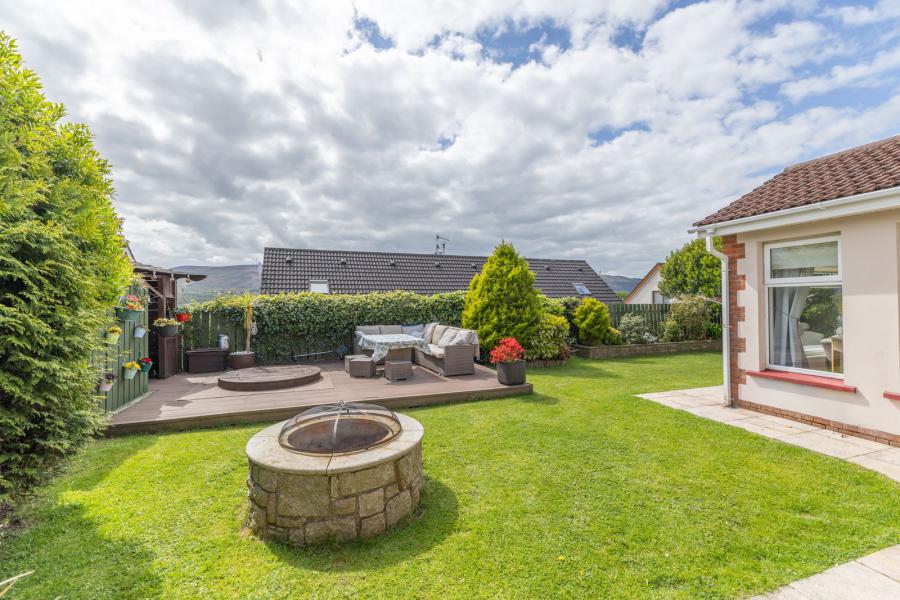 13 Cloughmore View