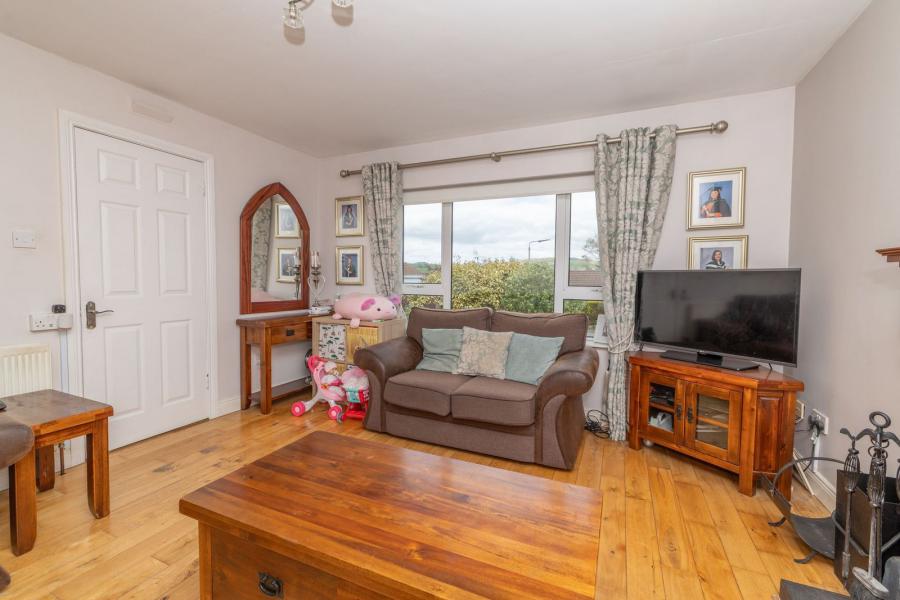 13 Cloughmore View