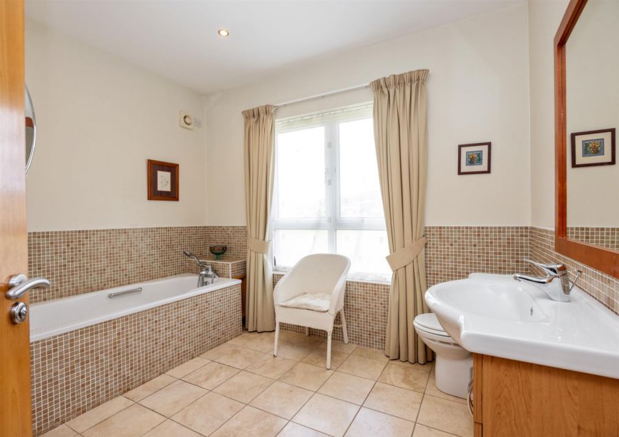 7 Seafields Avenue