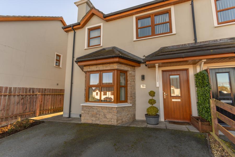 30 Cairn Grove