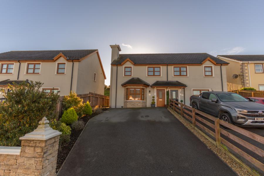 30 Cairn Grove 30 Cairn Grove