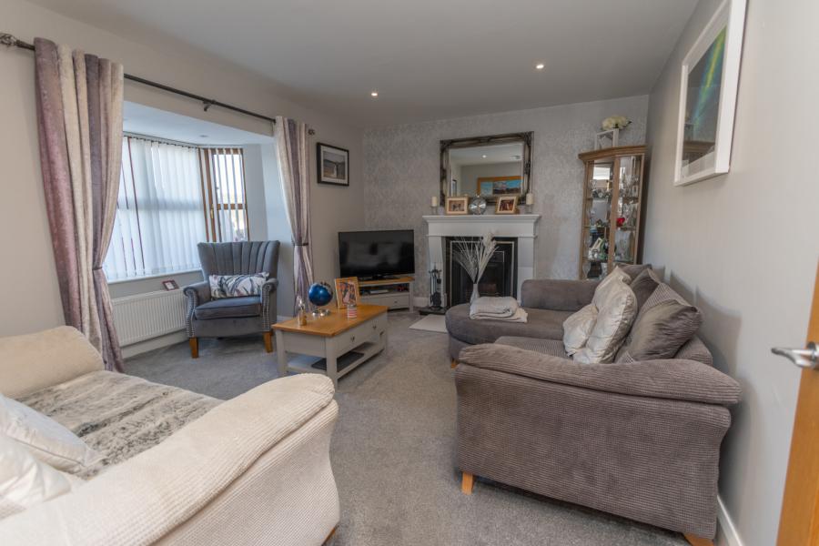30 Cairn Grove 30 Cairn Grove