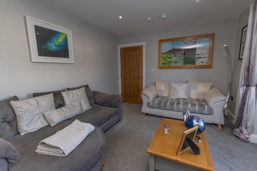 30 Cairn Grove 30 Cairn Grove
