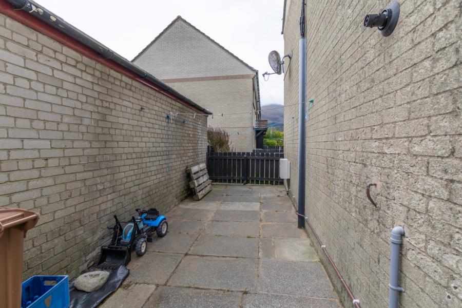 45 Dunwellan Park