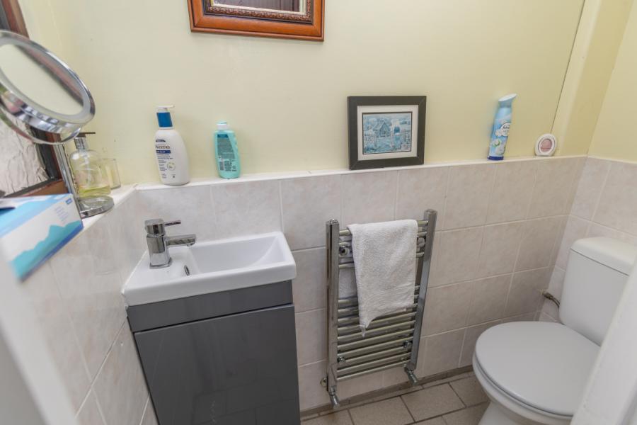 32 Corrigs Avenue 32 Corrigs Avenue