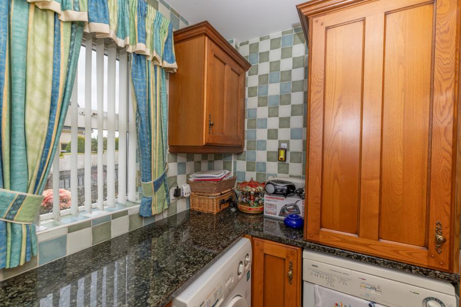 2 Burrenbridge Close