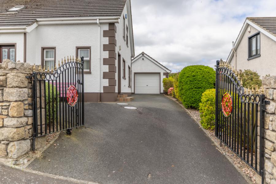 2 Burrenbridge Close