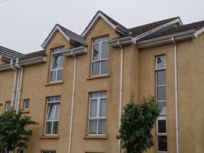 10 Greenpark Court