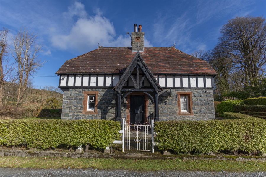 38 Hilltown Road