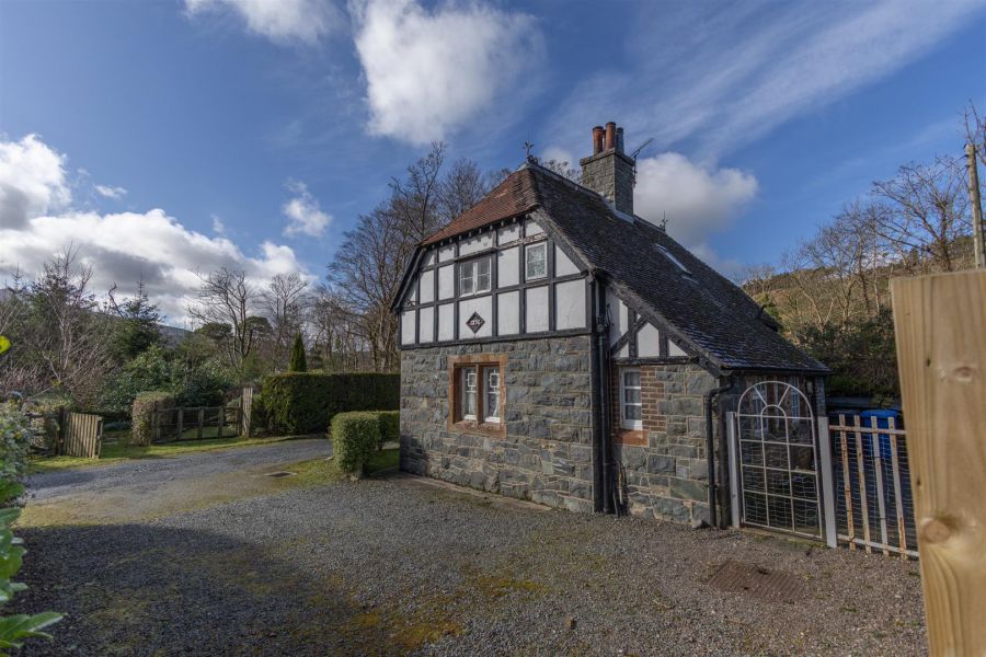 White Gate Lodge, 38 Hilltown Road