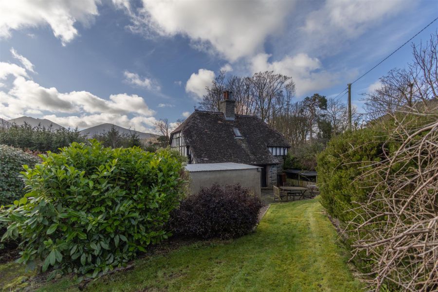 White Gate Lodge, 38 Hilltown Road