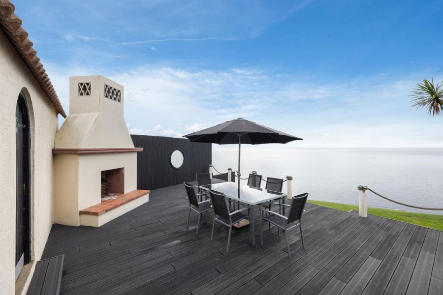 Waters Edge, 20 Pats Road