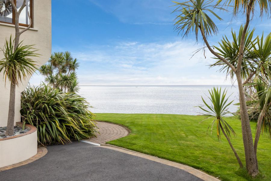 Waters Edge, 20 Pats Road