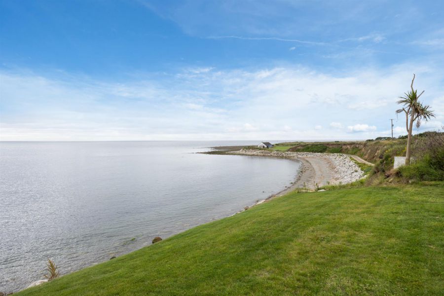 Waters Edge, 20 Pats Road