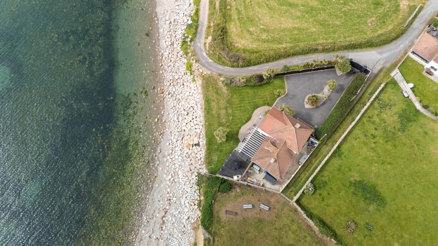 Waters Edge, 20 Pats Road