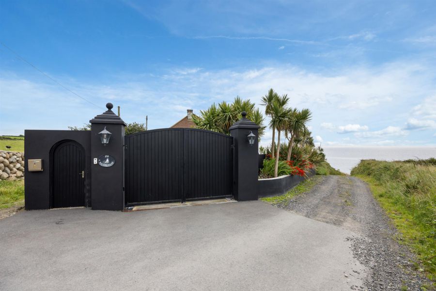 Waters Edge, 20 Pats Road
