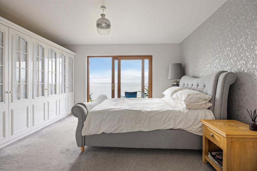 Waters Edge, 20 Pats Road
