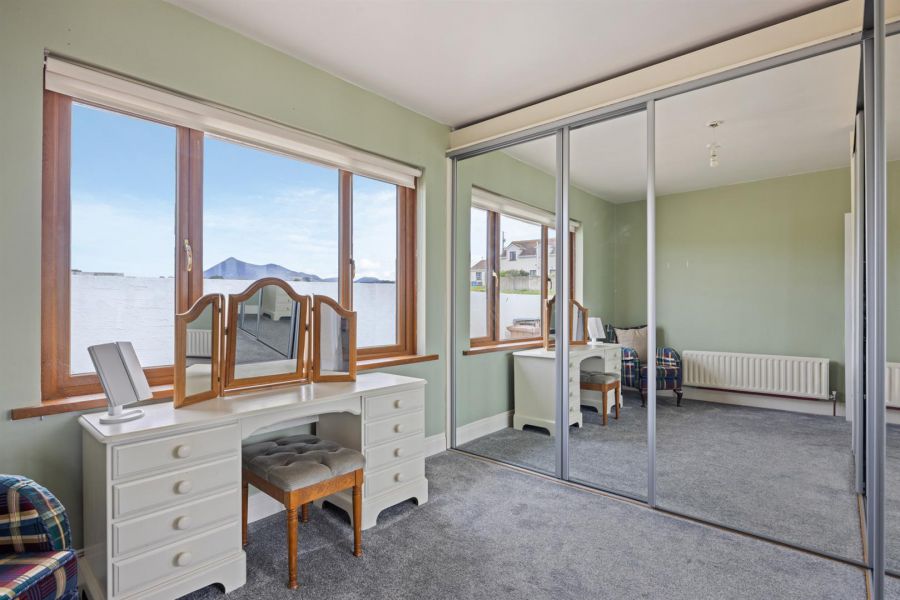 Waters Edge, 20 Pats Road
