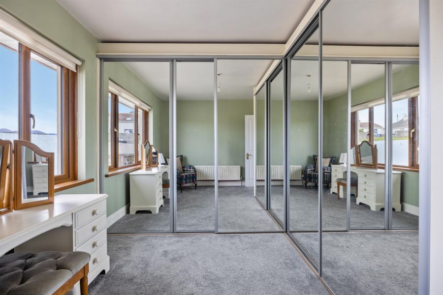 Waters Edge, 20 Pats Road