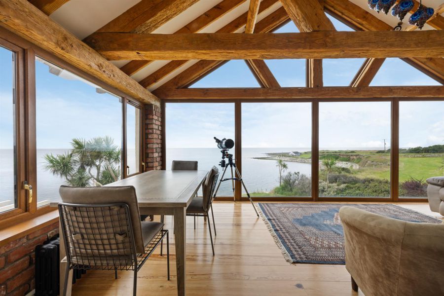Waters Edge, 20 Pats Road