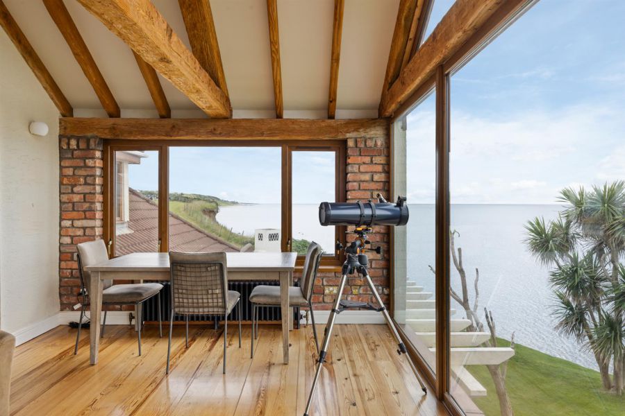 Waters Edge, 20 Pats Road