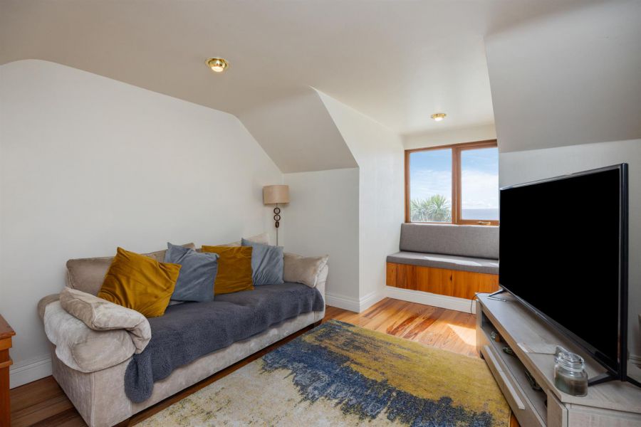 Waters Edge, 20 Pats Road