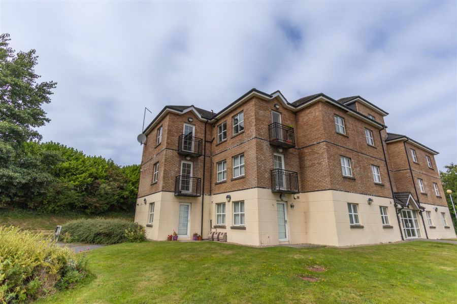 23 Lawnfield Grove