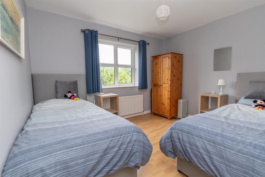 23 Lawnfield Grove