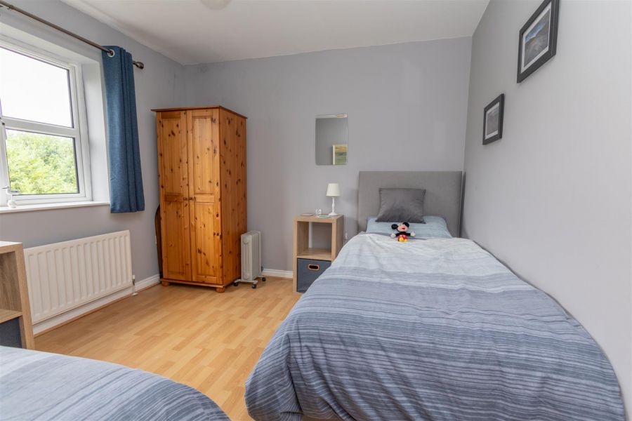 23 Lawnfield Grove