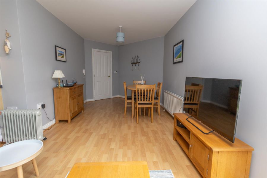23 Lawnfield Grove