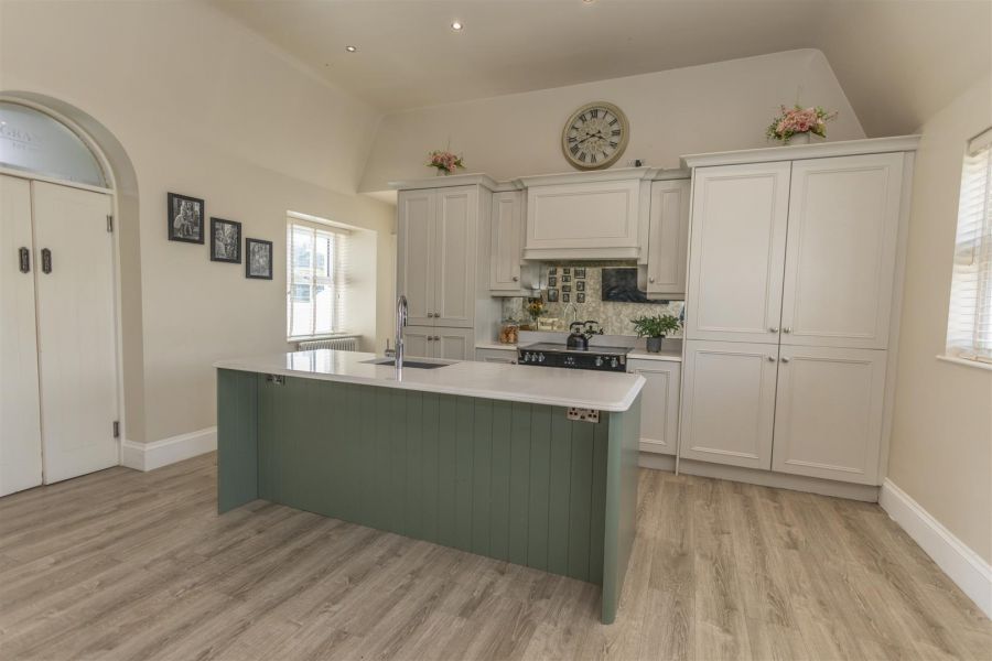 76 Bryansford Road