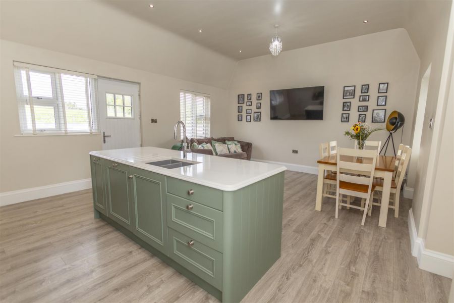76 Bryansford Road