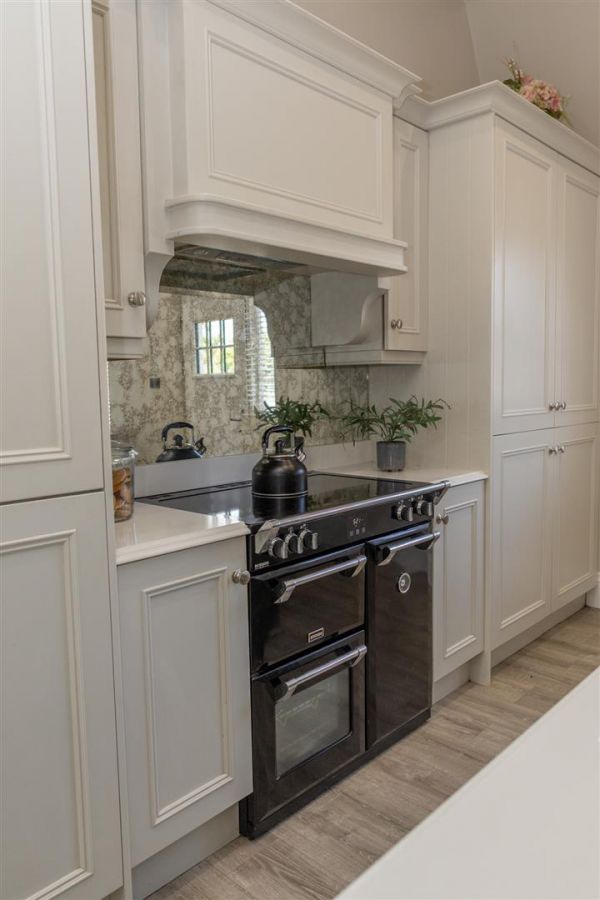 76 Bryansford Road