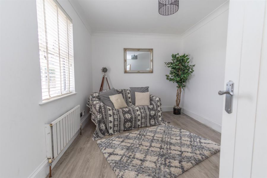 76 Bryansford Road