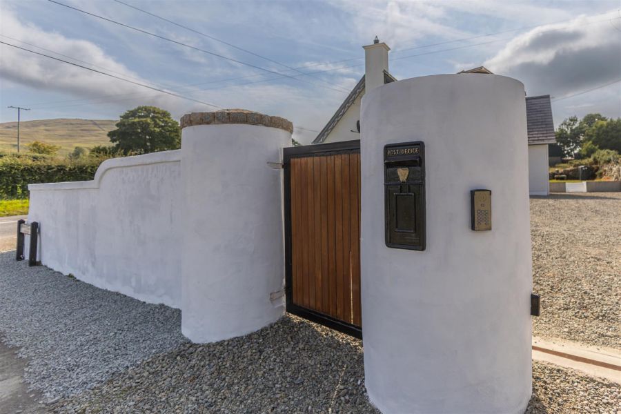 76 Bryansford Road
