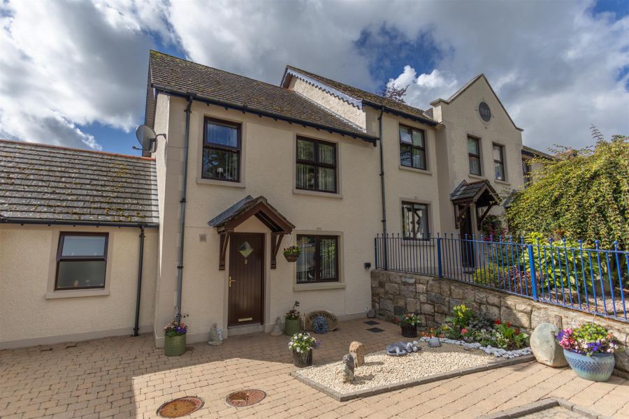 2 The Close Strathern Manor,Newcastle, BT33 0TG