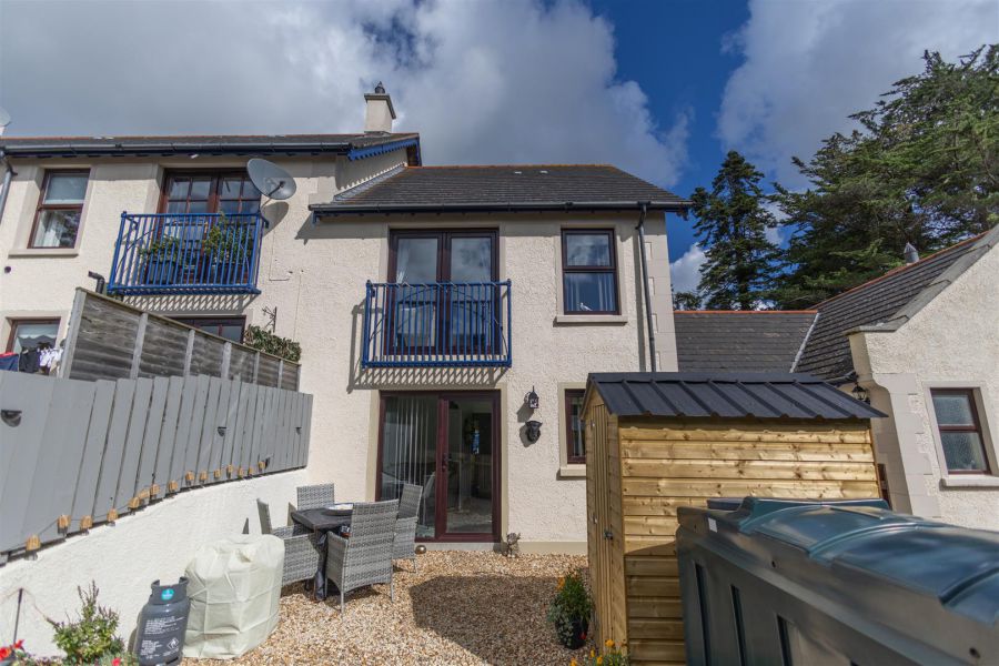 2 The Close Strathern Manor